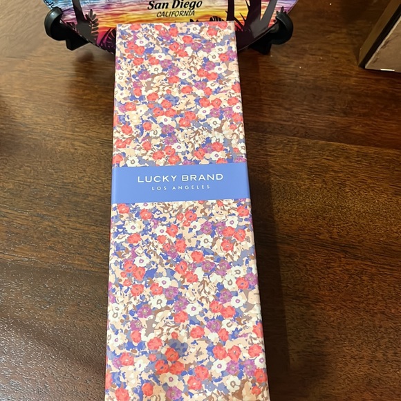 Lucky Brand necklace adjustable new in box - Picture 3 of 4